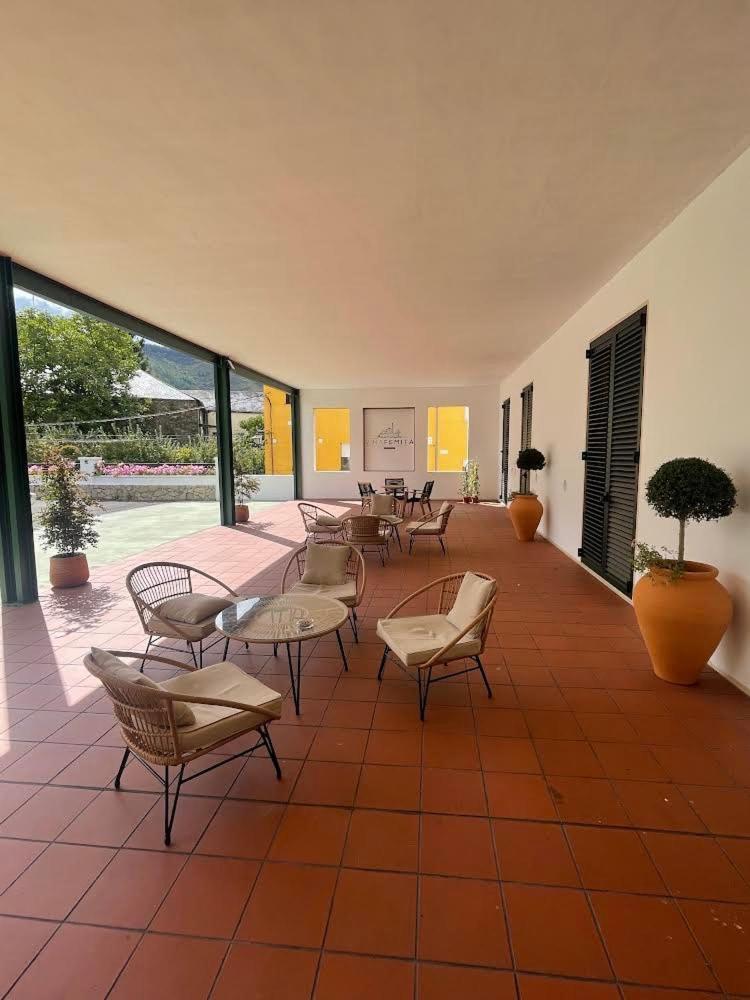Vina Femita Hostel Villafranca Del Bierzo Bagian luar foto